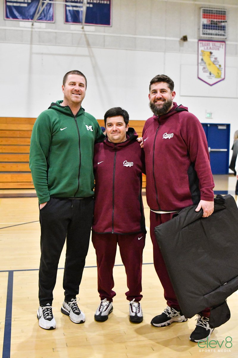 elev8sports1's tweet photo. Nice to run into these 3 at @MC_basketball Holiday Hoop Classic last week! 🏀
L to R: @CoachLew2 @ranchbball (Nicholas Podesta) & Coach Eddie Menzel of Weston Ranch
#the3amigos https://t.co/yovb6qPvFT