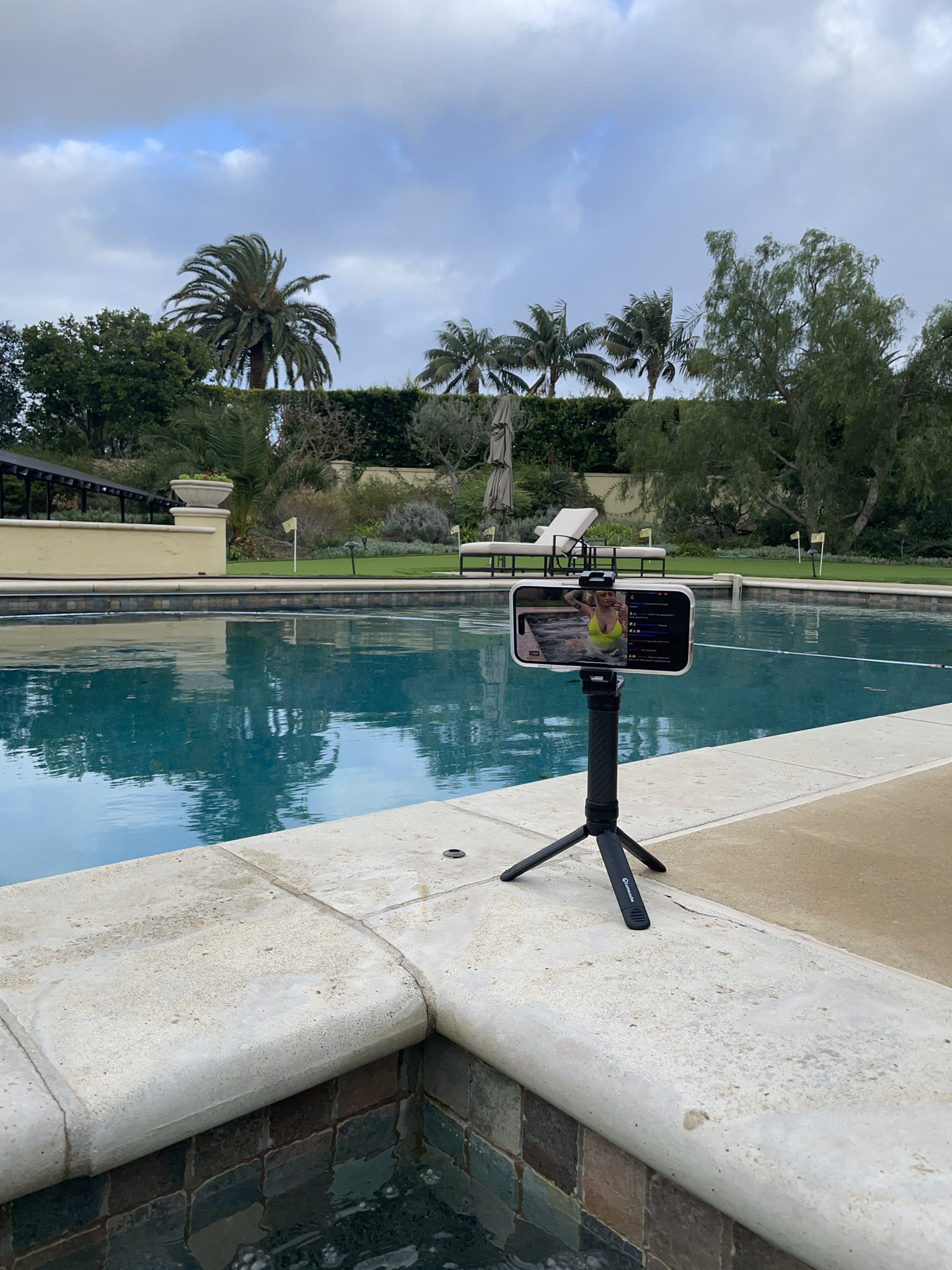 TW Pornstars - 1 pic. Isabella James👽. Twitter. RT if you’d join me in the hot tub. 4:21 AM - 2