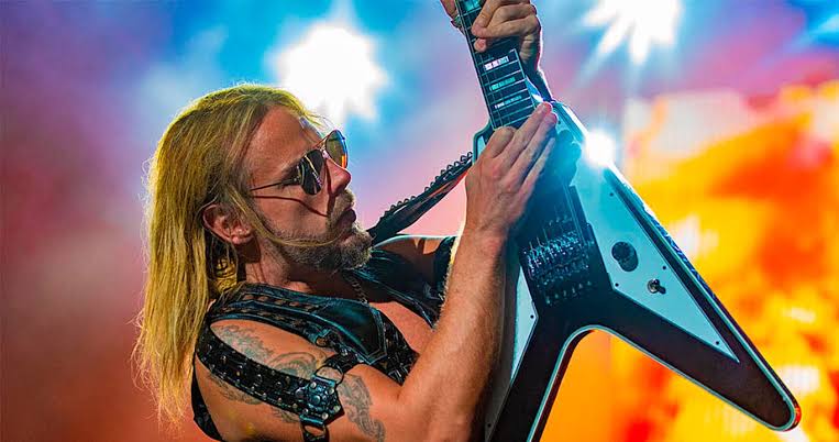 Felices 43 años a Richie Faulkner 

Un metal god en toda la extensión de la palabra. Happy birthday Falcon! RHRF DOTF
#JUDASPRIEST #RichieFaulkner #HeavyMetal #Metal #HappyNewYear2023 #HappyBirthday #METALGODS #metalgod