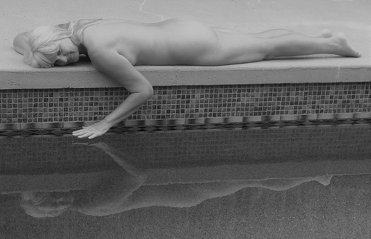 TrueBlueNude's tweet photo. #WorldIntrovertDay - Being an introvert who is also a nudist seems counterintuitive, however, I find I am more at ease when I am in the company of nudists and able to be appreciated for my true self. #IAmtheFaceofNaturism https://t.co/Yrr2PpRj3L