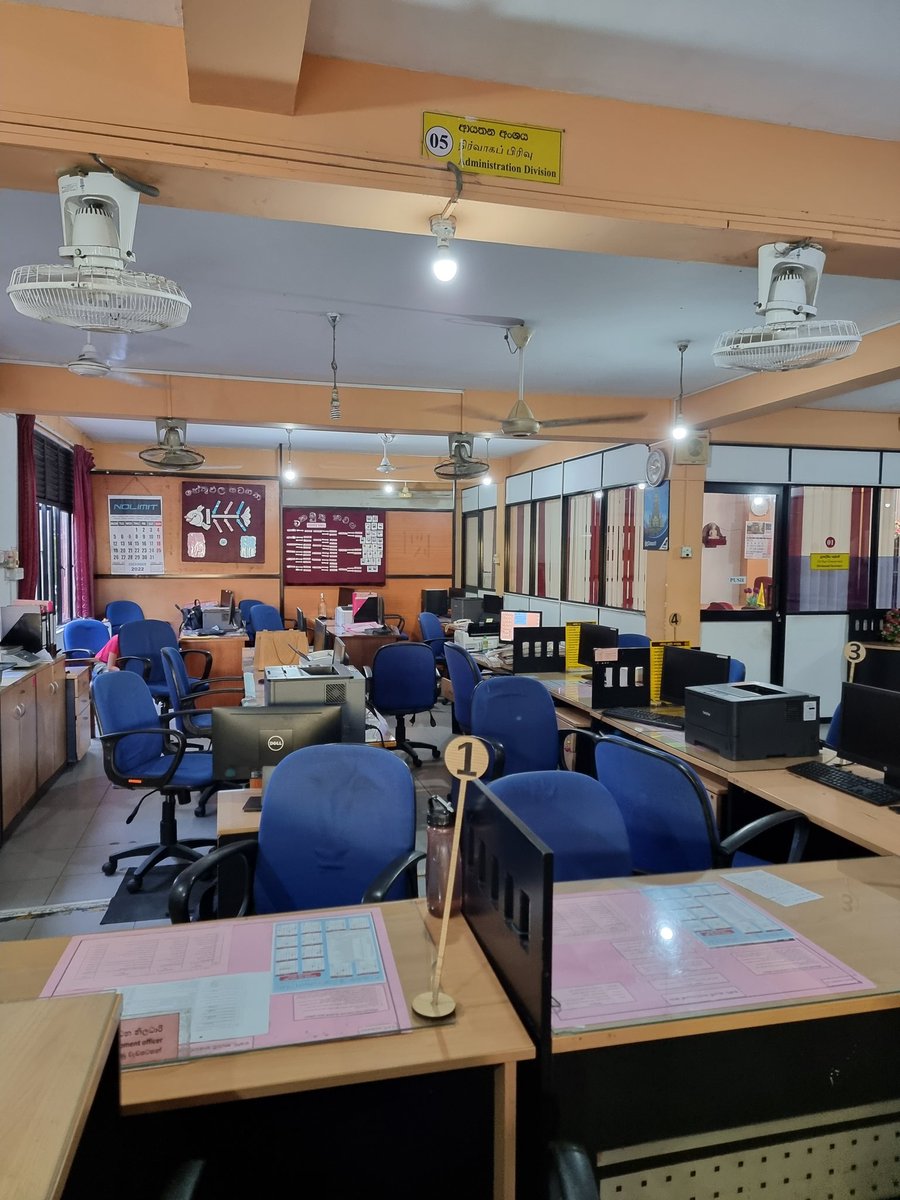 AnjulaHettige's tweet photo. This is a photo taken at the Divisional Secretariat Ratmalana today at 9:30am. 

Not a single officer in sight. Apparently, all of them have gone for a "පිරිත" upstairs and not coming down. 

How can they expect us to pay tax when we are served with a lousy service like this? https://t.co/qJhMW0Q89j