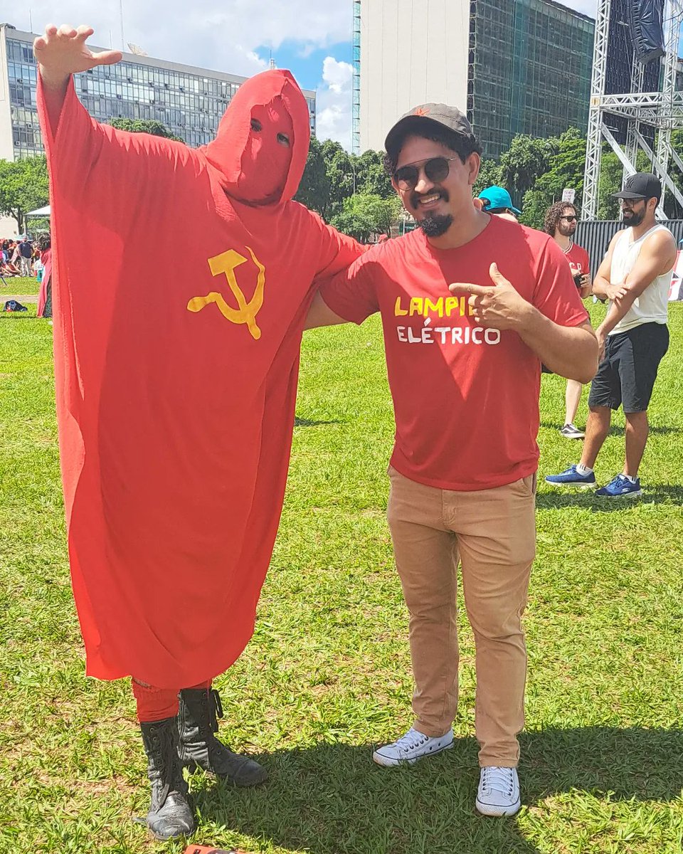 rhicardolampiao's tweet photo. Olha quem compareceu à Posse: o fantasma do Comunismo 😲👻

#LulaPresidente #FestivalDoFuturo #Brasilia https://t.co/jRl4Jl6kzT