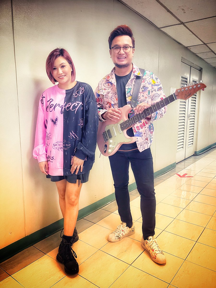 ViceGandaorg's tweet image. itsShowtimeNa: RT @SixPartOfficial: We're back! Starting our week right here at It's Showtime!

Tara na sa KANTAMBAYAN! Live na live sa It's Showtime!!! 🎤

#SixPartInvention 
#ItsShowtimeNa #Kantambayan 
@itsshowtimena

WATCH &amp;amp; SUBSCRIBE NA DITO: 
…