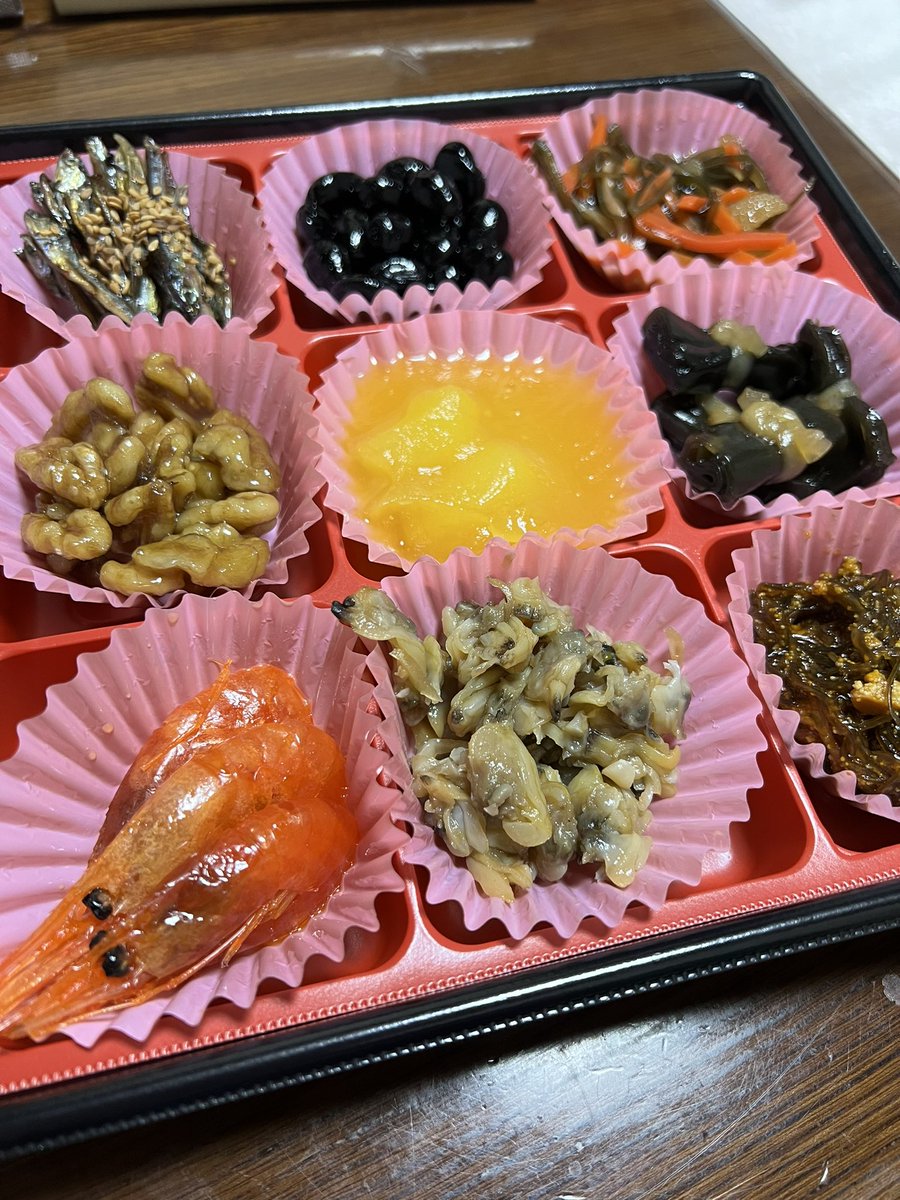 daihobby's tweet image. お正月だからそれっぽいのも食べようか🎍
この #LIBROM ミントがめちゃうま😍甘さ、爽やかさ、飲みやすさのバランスが抜群🙄早くも今年のベスト10選に入りそうなインパクト❗️