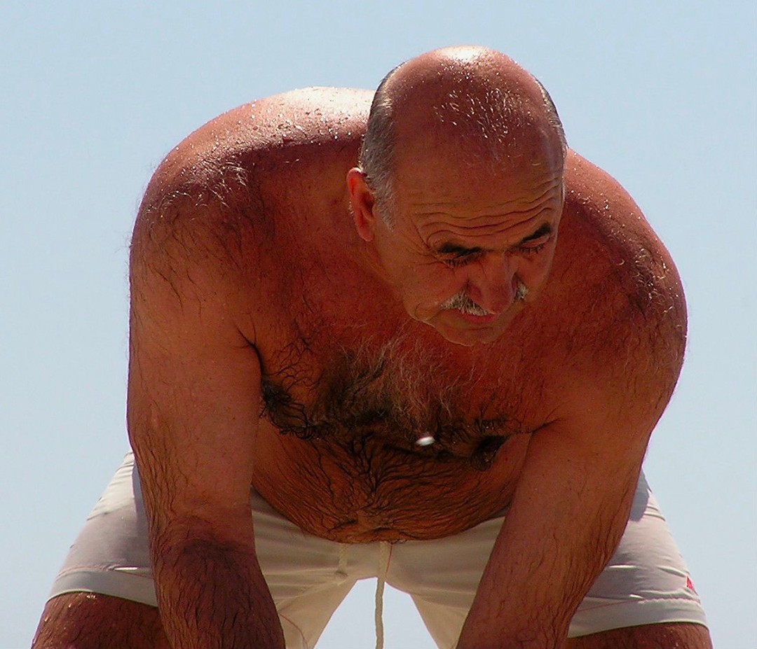 Hot hairy daddy 😍