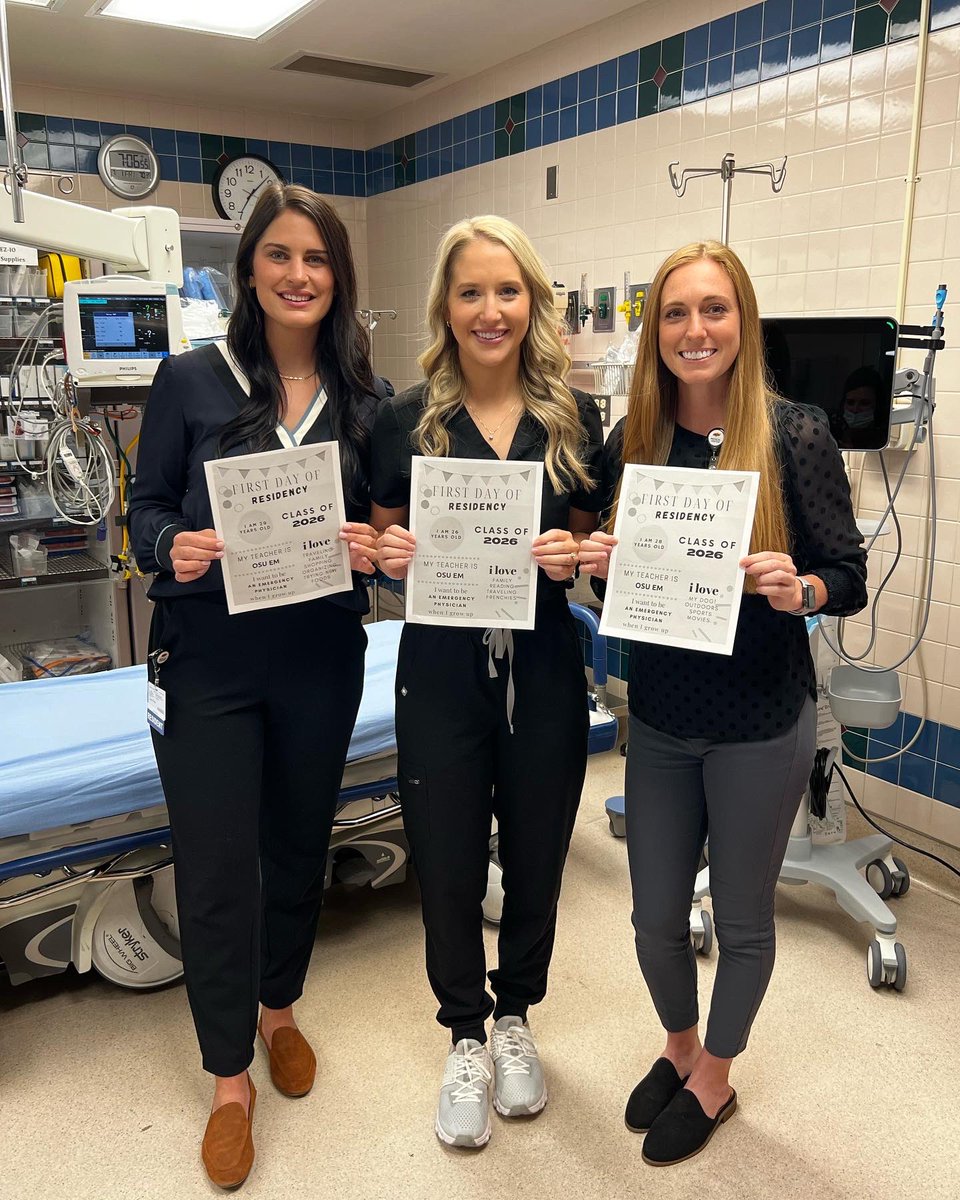 Okstate_EM_Res's tweet photo. Happy New Year from our favorite EM Residency Family! #2023 #HappyNewYear https://t.co/F2XYsvQgNh