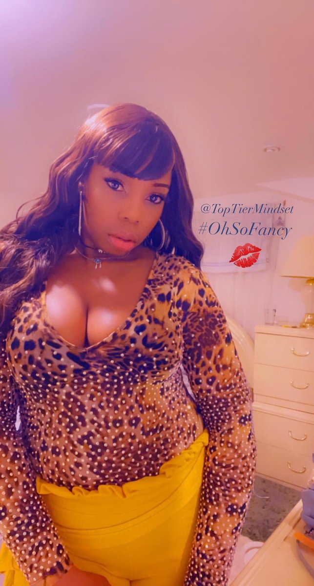 TopTierMindset's tweet photo. Happy New Year 🎉 Look towards the greatness yet to come. It is a New beginning, a chance to make right choices for ourselves because constant advancement is the goal. Go forth with confidence in becoming your greatest self 🤩💕 #OhSoFancy  @TopTierMindset #LivingAFancyLife 😘 https://t.co/1cu5yRBzqp