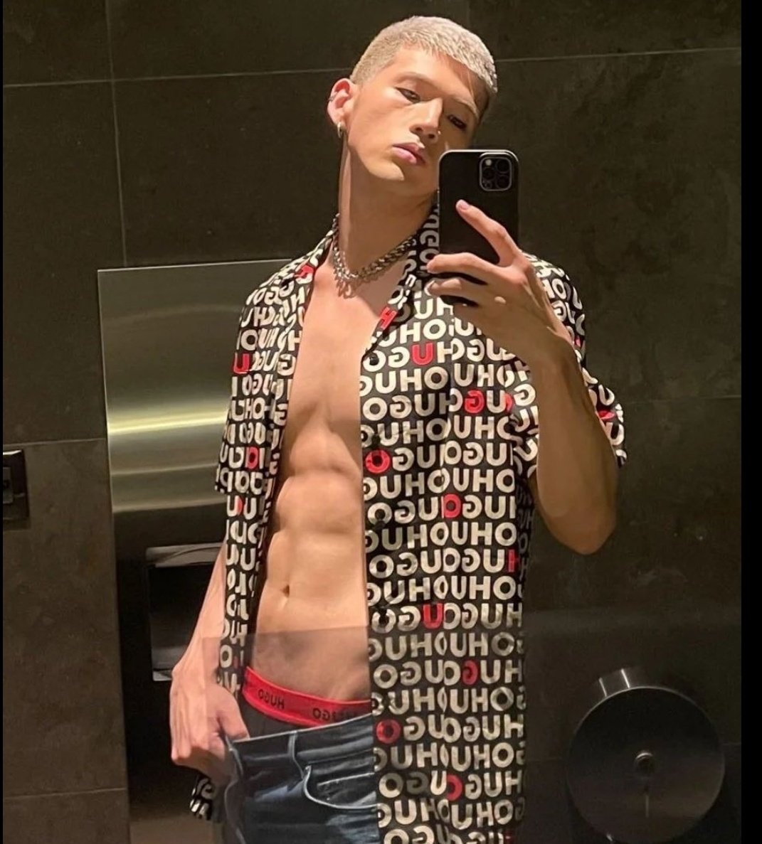phagforidols🔆 on Twitter: "just post the damn nudes..."