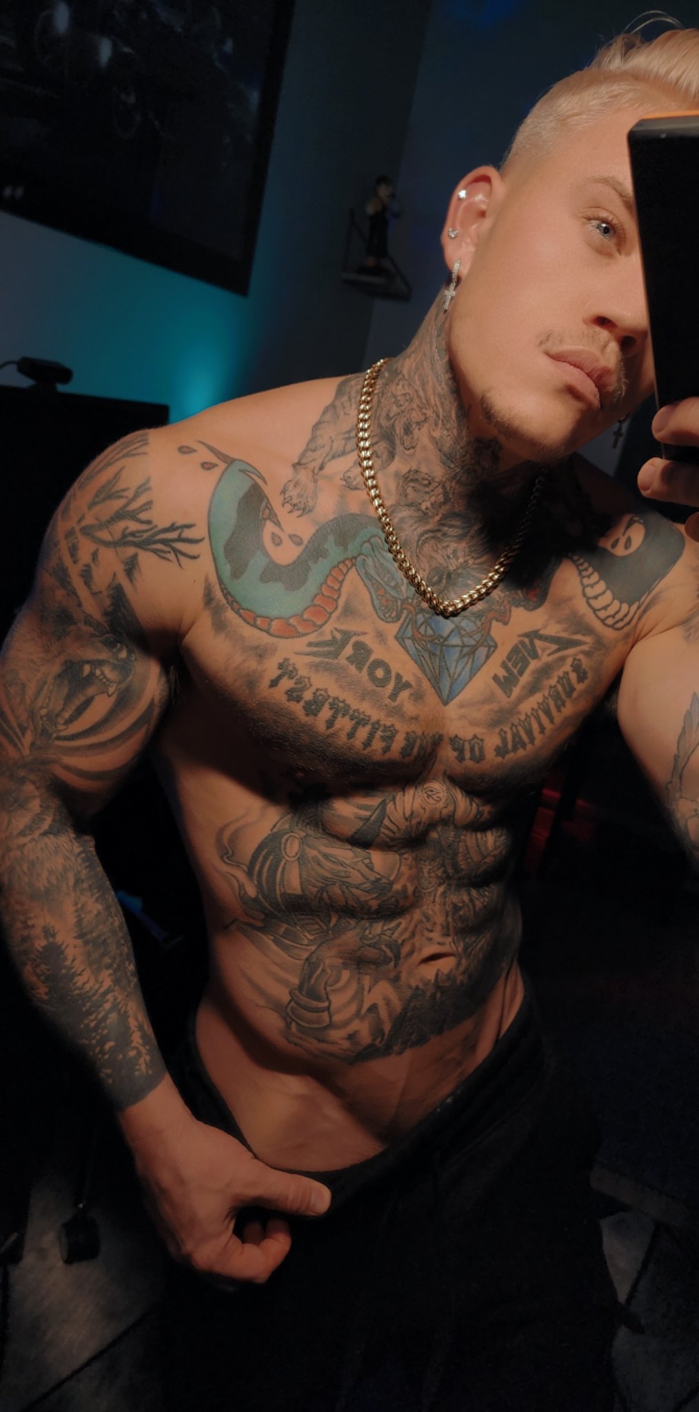 just about porn on X: RT @tatteddaddy9000: 50% off for the first 20 subs  🔞🤪♥️ abs tatted t.coUYfmOIMefw t.coyPRuVVkYUs  X