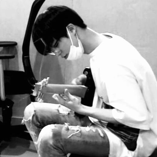 zoom
; where the story begins

— a jeno lokal au.