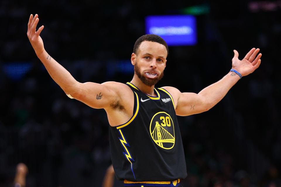 ssjsinister's tweet photo. I Vote for Stephen Curry To be in the all star game 2023 because he is a great nba player he is the leading three point scorer and he is better than Lebron james . He is also the best point gaurd of All Time better than magic.#DubNation #FuckBronBron #TragicMagic #Kdwedontneedyou https://t.co/UwhDr46iID