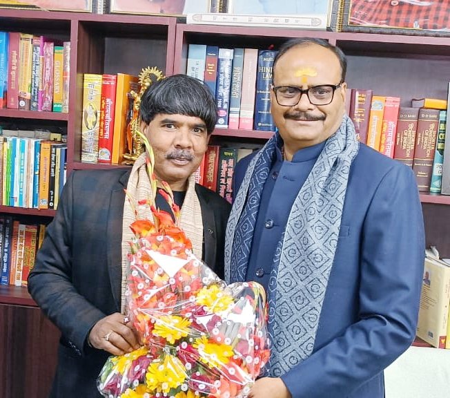 पुराने साथी और प्रदेश के उपमुख्यमंत्री श्री बृजेश पाठक जी से आज नव वर्ष के अवसर पर  आत्मीयता के साथ मुलाकात हुई और पुराने दिनों की याद ताजा हो गई।