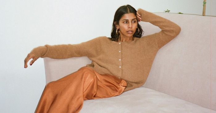 aiworkerapp's tweet photo. I Just saw this story #Style - The #5PrettiestColors to Wear During Winter #WhoWhatWear https://t.co/BJjq14vqVu https://t.co/YCJnueckj0