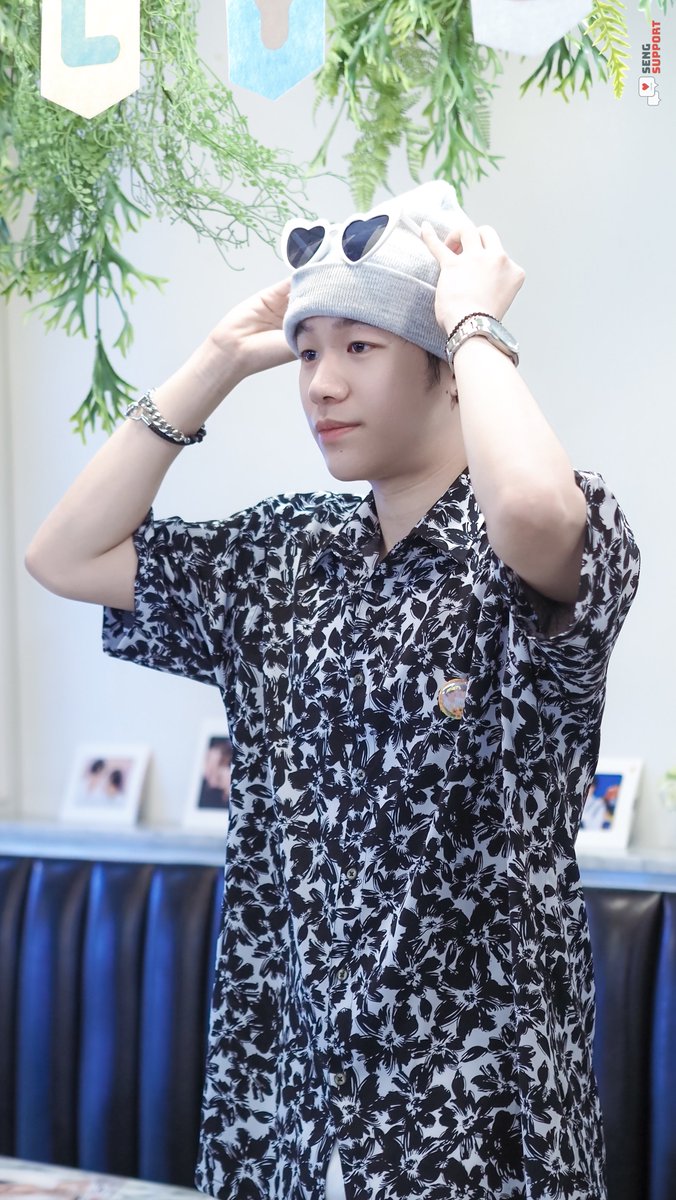 SengSupport_TH's tweet photo. ปีที่ผ่านมา เป็นอีกปีที่ดีมากๆเลยน๊า~า
เป็นปีแห่งการเริ่มต้นสิ่งใหม่ๆของน้องเซ้งเลยนะ ดีใจที่ได้เห็นน้องได้ทำในสิ่งที่ตัวเองรัก แล้วก็ดีใจมากๆที่ได้เข้ามา support น้องด้วยนะค้าบ ! 
ปีนี้เรามาเติบโตไปด้วยกันต่อนะ 😊🫶🏻💗

#รีวิวรีใจเซ้งวิชัย2022 https://t.co/ASQSQYdmeF
