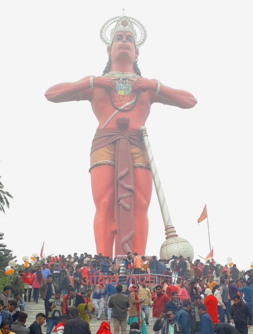 SureshKKhanna's tweet image. नव वर्ष पर श्री हनुमत धाम, शाहजहाँपुर की मनमोहक छटा। 
जय श्रीराम।