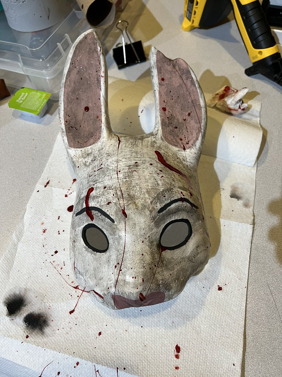 Grumpi_Kitten's tweet photo. Loving how the mask finished out! The Huntress #cosplay is almost complete and will be ready in time for #magfest
#dbd #DeadbyDaylight #cosplayer https://t.co/EiqL4Szxii