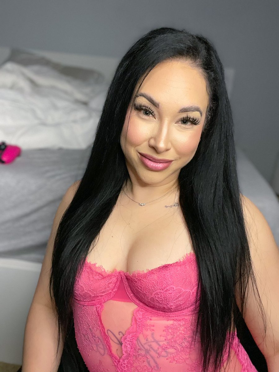 audrimalone's tweet photo. Sending a FREEBIE to all my new subs on OF tonight! Come hangout 🥰🎉 https://t.co/RsU15enbo3