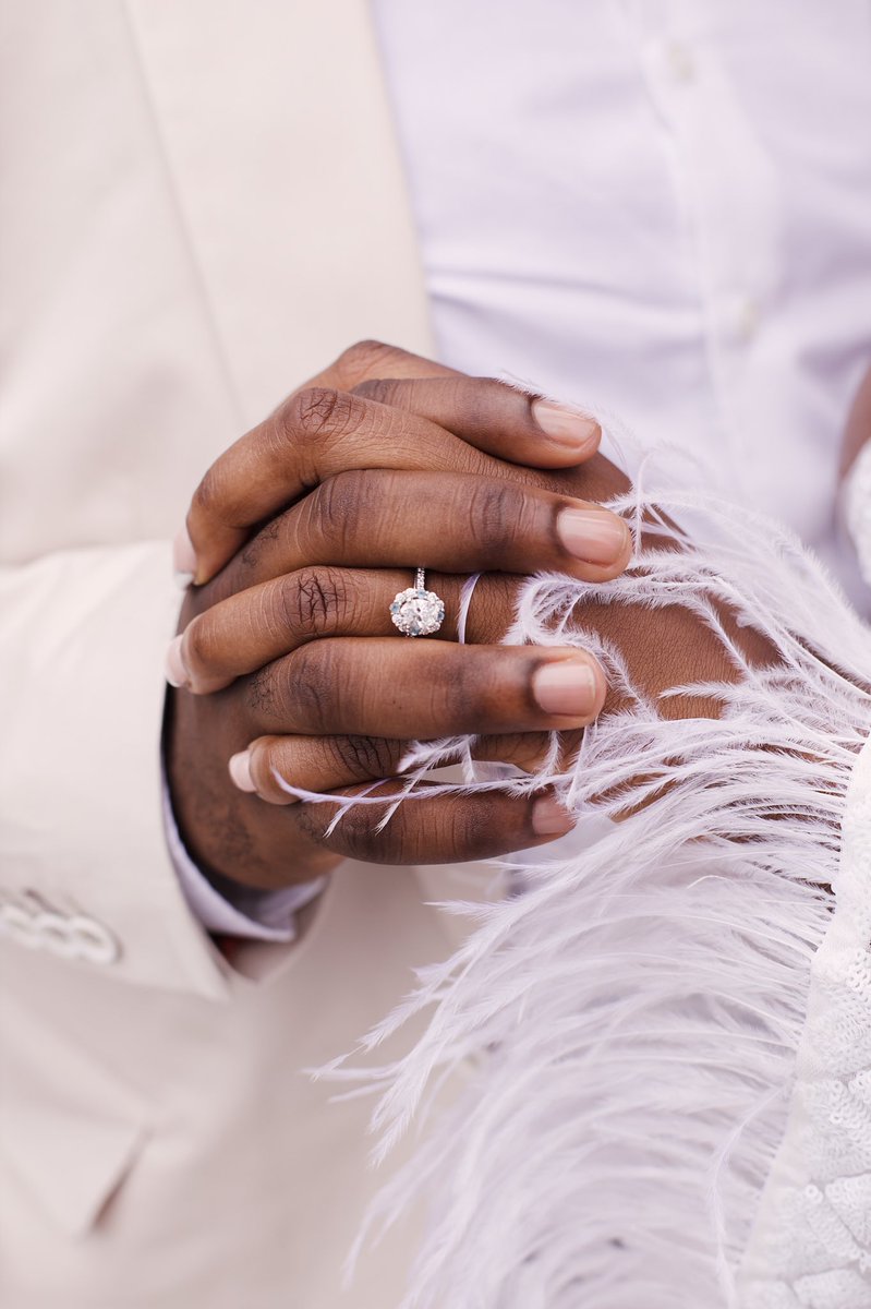 _fatalina's tweet photo. We’ll be married by the end of this year! I can’t wait until we say “I do” 😍💍 https://t.co/2JzWE5D74K