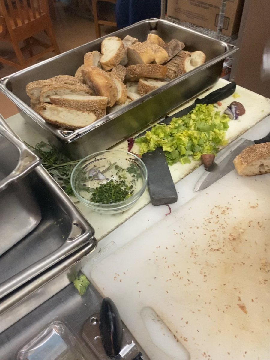 LESFoodNotBombs's tweet photo. Scenes from the kitchen... https://t.co/uFUYj3r0gP
