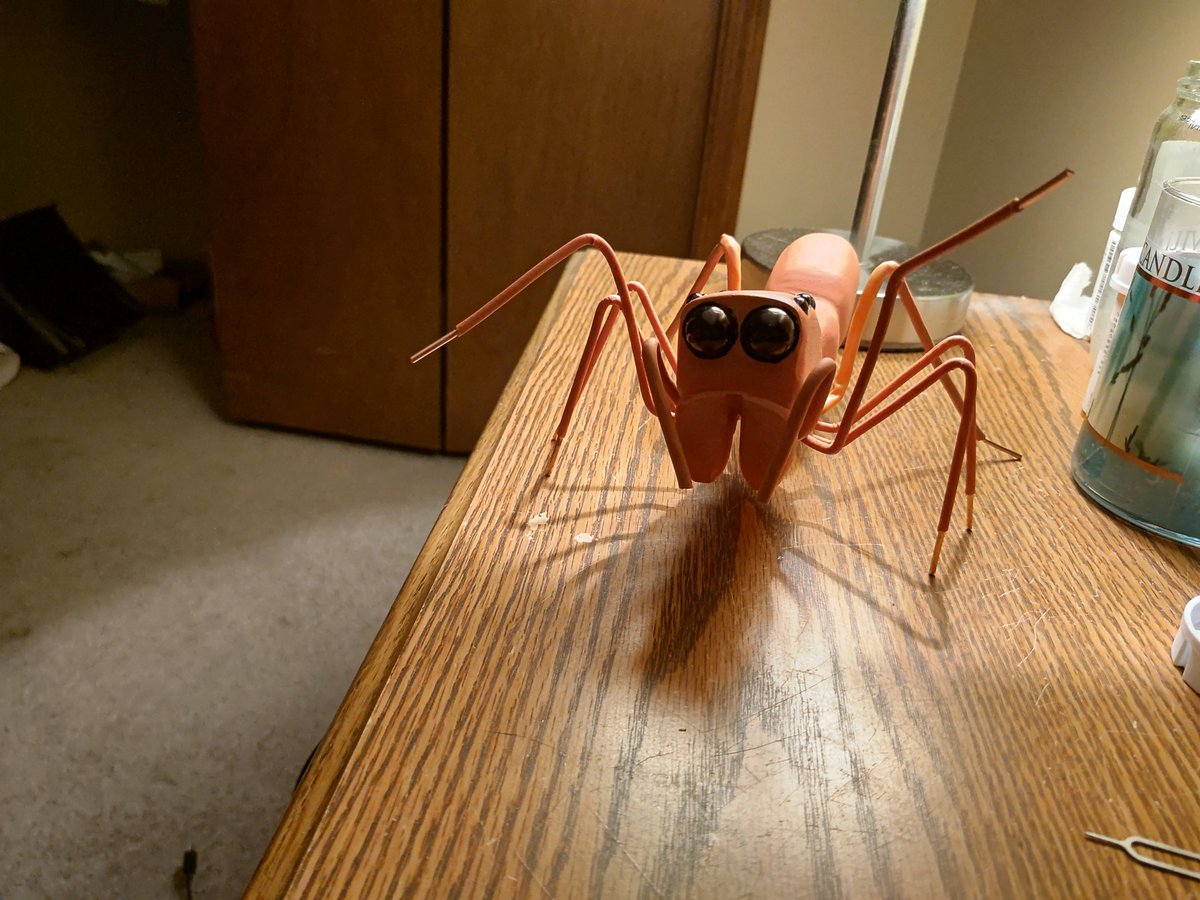 apsciencebydan's tweet photo. Bedside fren 🧡
#DailyAntSpood

@donttrythis #OneDayBuild 😄 https://t.co/fOQRFv3DQm