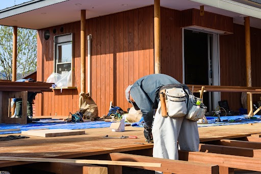 GreenKingsLand1's tweet image. Call Green Kings Landscaping today if you need a #deckinginstallation in Melbourne. We have many #decking options for your needs and will help you decide which color and style is best for your area.

Check out this link: bit.ly/3NTUdYB

#deckinginstaller #deckingservice