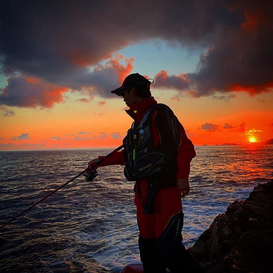 Tjb0902's tweet photo. 明けましておめでとうございます🌅

昨年はコロナが落ち着き始め、大会やイベントなど活動も増えてきてようやくモチベーションが上がってきました❤️‍🔥
今年はやりたい事もやる事もあります✨
色々報告出来ればいいなと思います🤫

元気に明るく楽しんで釣りをしていきます😄
今年も宜しくお願いします🙇‍♂️ https://t.co/DCwmHQjVNs
