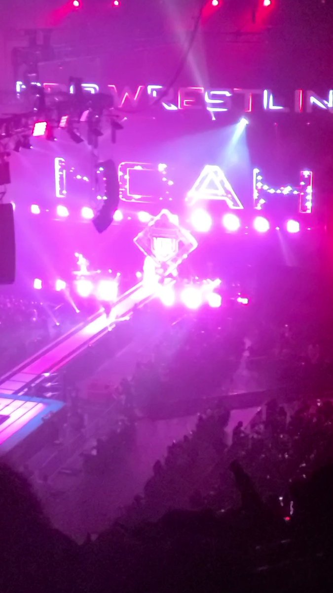 LEGIT_TIGER's tweet photo. 元旦
日本武道館行ってきました！
かっこよかったです！！

#NOAH
#プロレス https://t.co/bU0P4bJA5n