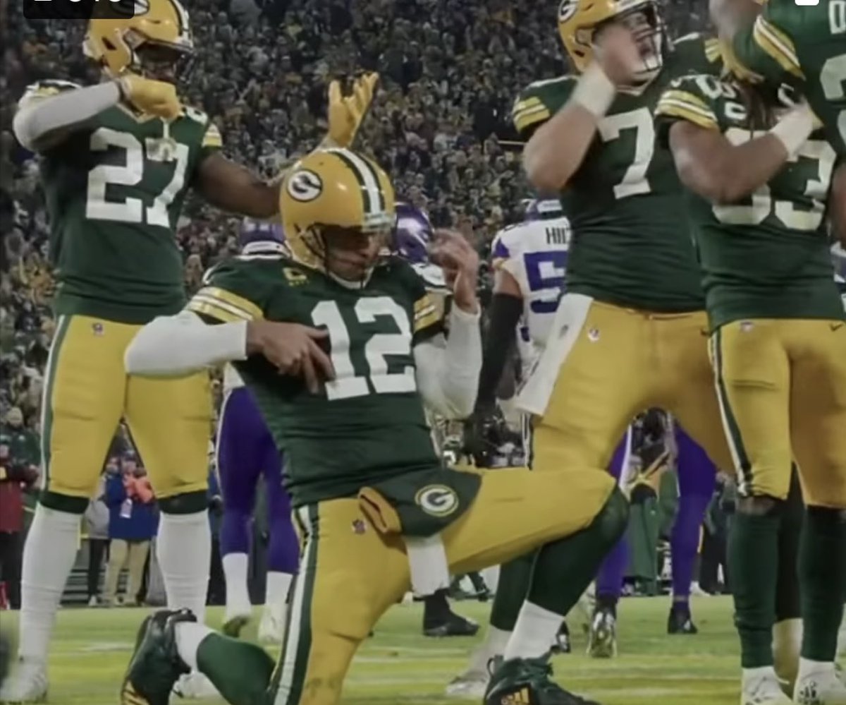 KevMiller12's tweet photo. Win. And. In. @packers @AaronRodgers12 #GoPackGo #ItsAGThang https://t.co/wYneDKLJzu