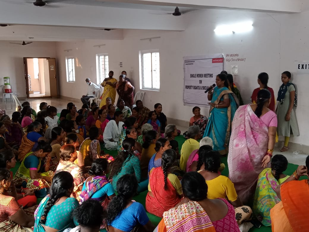 ActionAidIndia's tweet photo. More than 100 single women dependent on the informal economy in Secunderabad, Telangana, participated in a leadership training organised by us. The training focused on their rights & entitlements as workers & the need to strengthen single women's collectives. #ActWithHer https://t.co/yARERnPxol