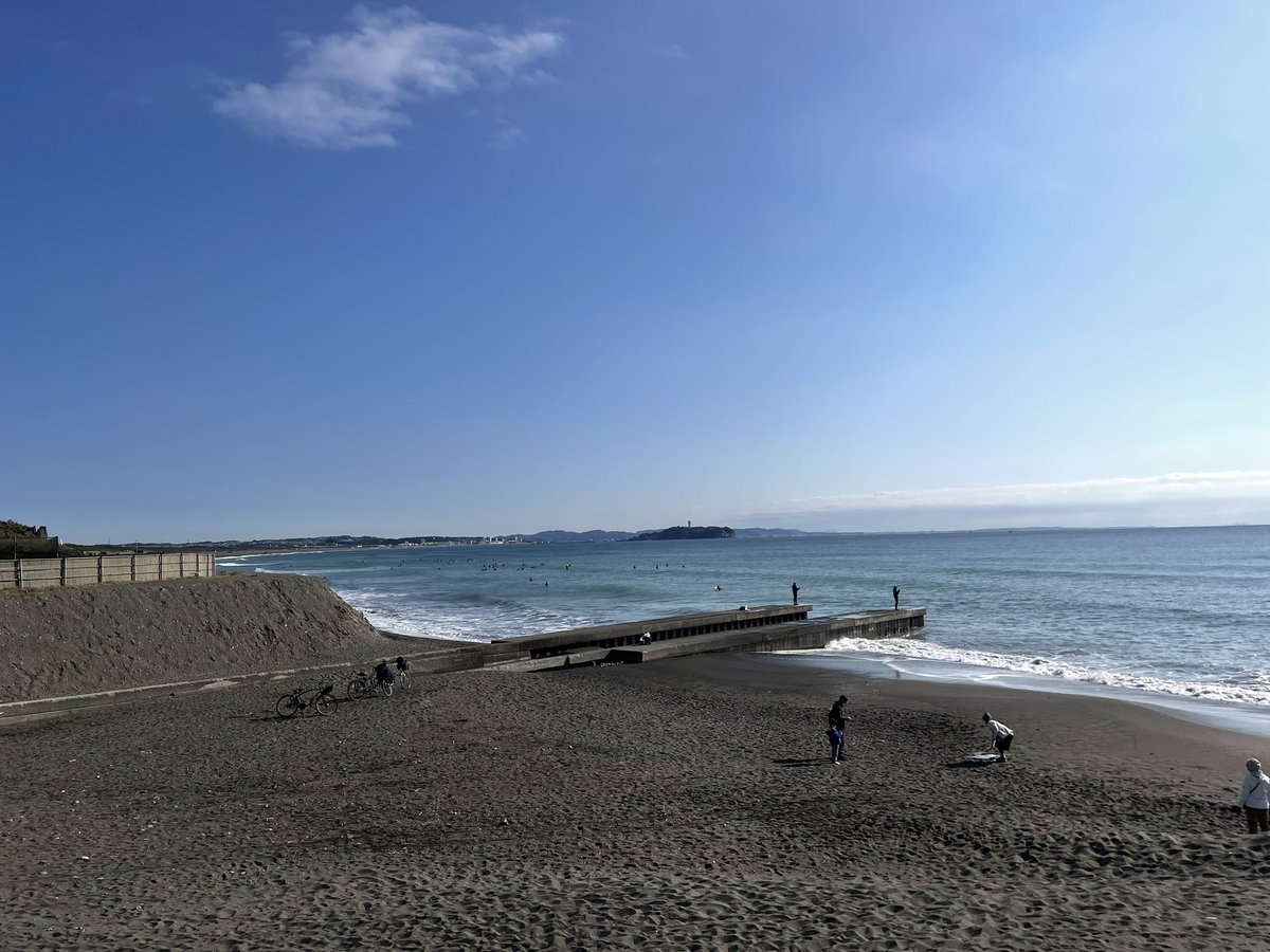 SUGARM90428266's tweet photo. あけまして
おめでとうございます🙇‍♂️
茅ヶ崎の波
サイズ腰
11:00から昼頃には
ガラガラでした
いい波😊
#茅ヶ崎
#ロングボード
#シングルフィン
#サーフィン
#湘南
#チーパー https://t.co/MQULzmGgzC