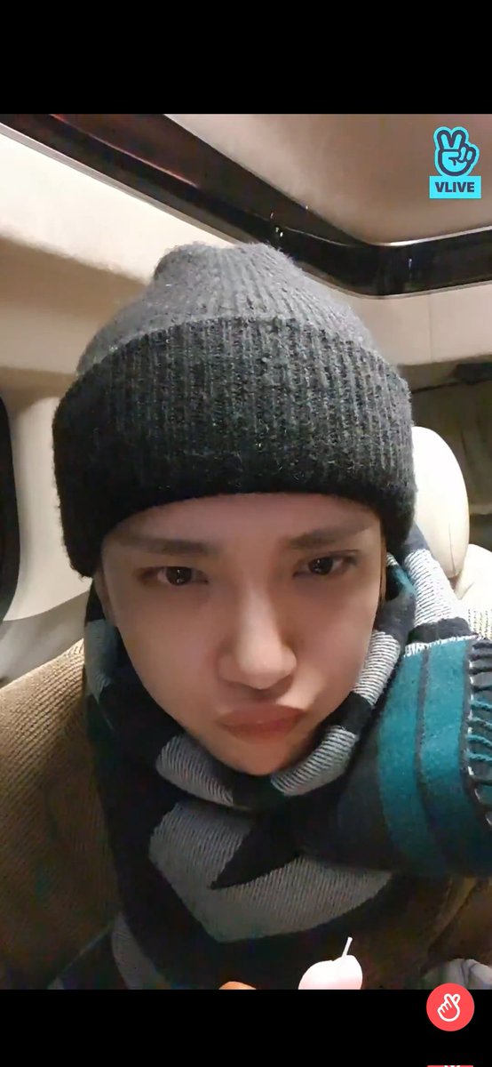 나는...
민규랑 어울리는 동물은 돼지고
자기랑 어울리는 동물은 고양이(why?)라고 주장했던 조슈아만 생각하면 웃음이 나옴...
자기는 돼지 좋다고 아기돼지는 귀엽구~ 나는 돼지띠고~ 해놓고는 다른 애들이 슈아 돼지라고 놀리니까 슈무룩해졌던 게 진짜 캐웃김
대지야.