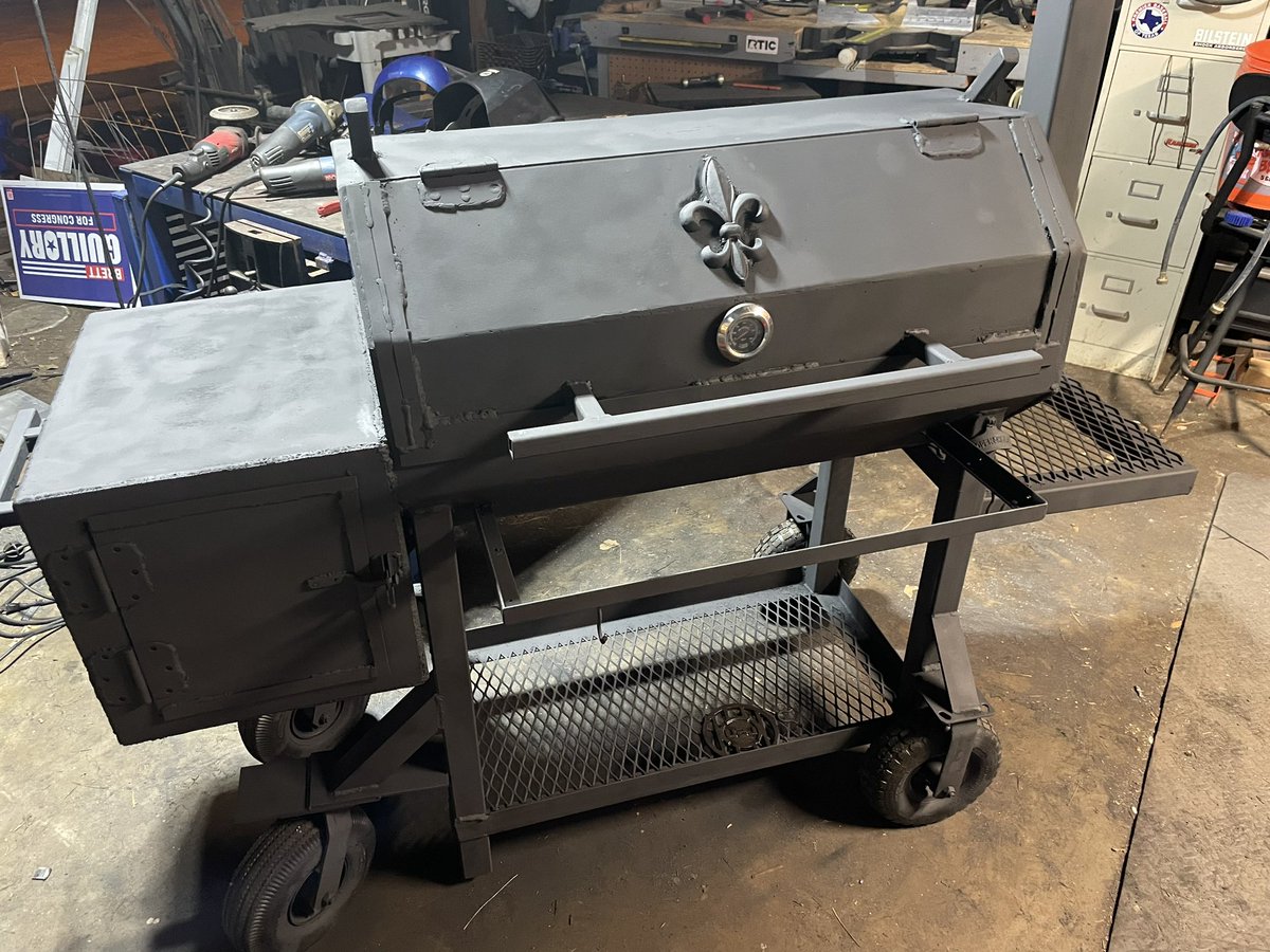 BGuilloryHTX's tweet photo. This is what happens when you canโt sleep, you make stuff. Gotta grill/smoker now. #ShopGuy
Prob tree tree-fiddy #s https://t.co/rITV2bkJuS