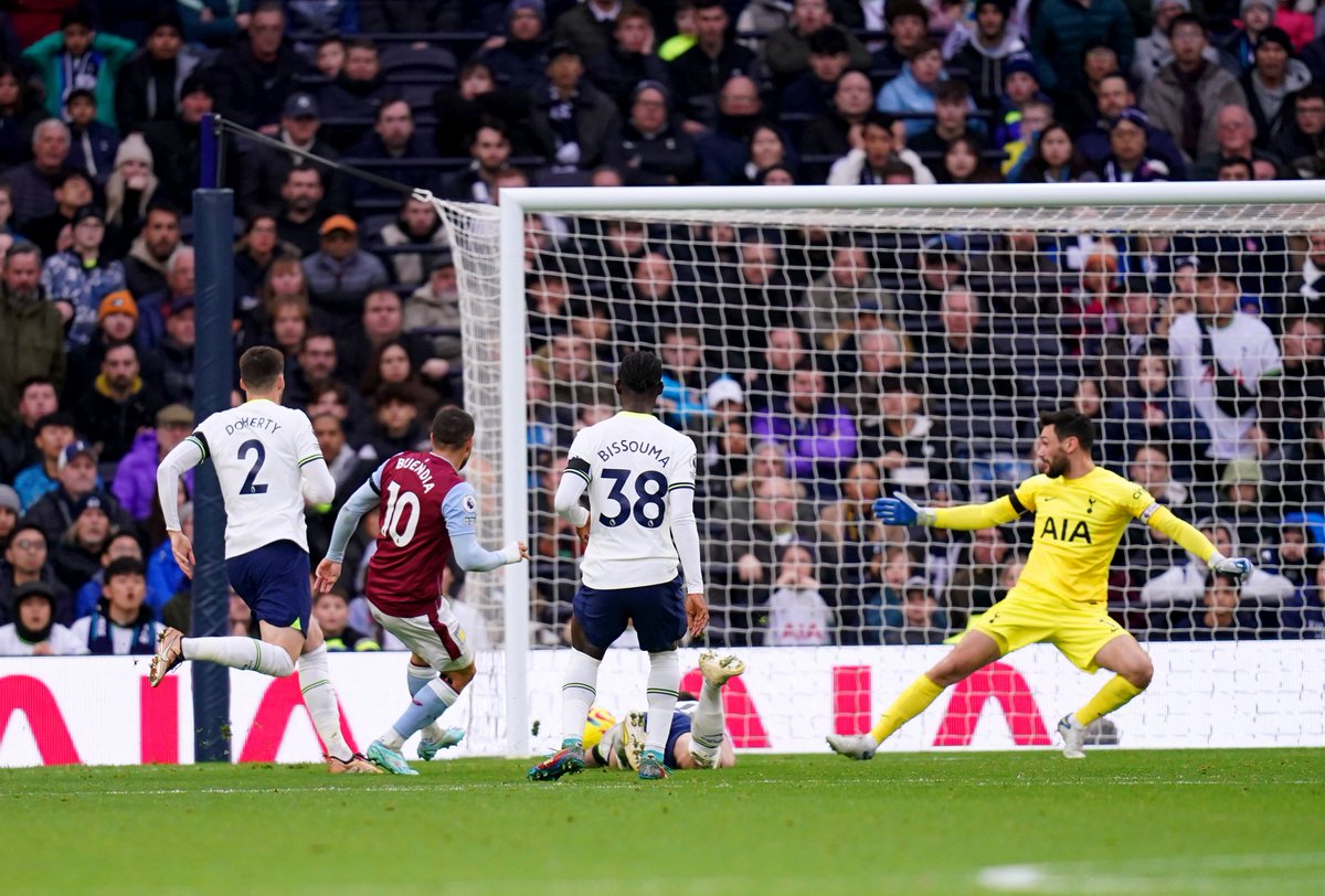 FootballSia0's tweet photo. Conte: ‘Crazy’ expectations of Spurs not helpful, more spending needed. Read: https://t.co/owBhh2RCXN

#Tottenham #Spurs #TOTAVL https://t.co/CYMGEeeSzE