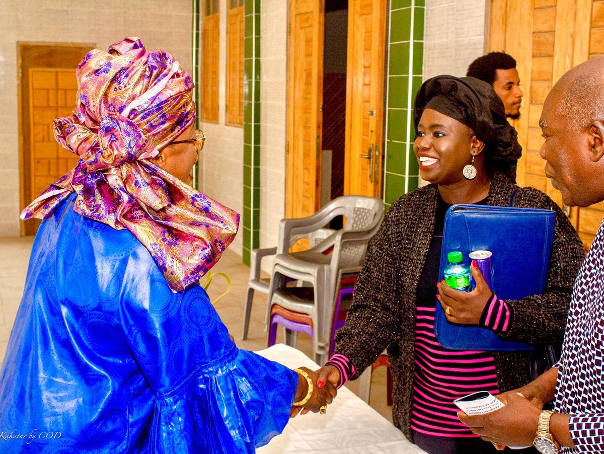 CapitalHumainCH's tweet photo. #Diagnostic_Communautaire_PDCD
Ce Jeudi 29 Décembre 2022, Mme le Maire Khadija Mahécor Diouf et le Comité Technique de Pilotage du #PDCD se sont déployés dans les quartiers de la Zone 3 - Cités (Douane, Atepa, Dalal Diam, Station 10) pour continuer le diagnostic communautaire. https://t.co/nFGe9stC4h
