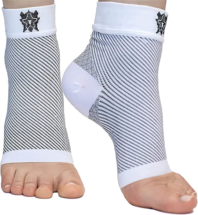 Bitly Plantar Fasciitis Compression Socks for Women & Men (White, Medium) Available in USA. Order Now🛒: bit.ly/3VEs9wg #favouritepair #socks #socksforsale #feet #feetlovers #anklesocks #footlovers #Trending #thecosmeticsmalls22 #sports #Amazon #HappyNewYear2023