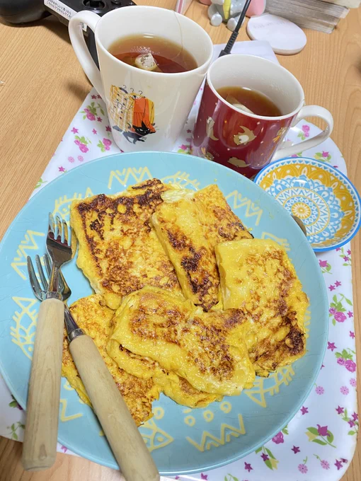 娘ちゃんがフレンチトーストと紅茶作ってくれたー!!!!2023年ありがとうございました!!! 