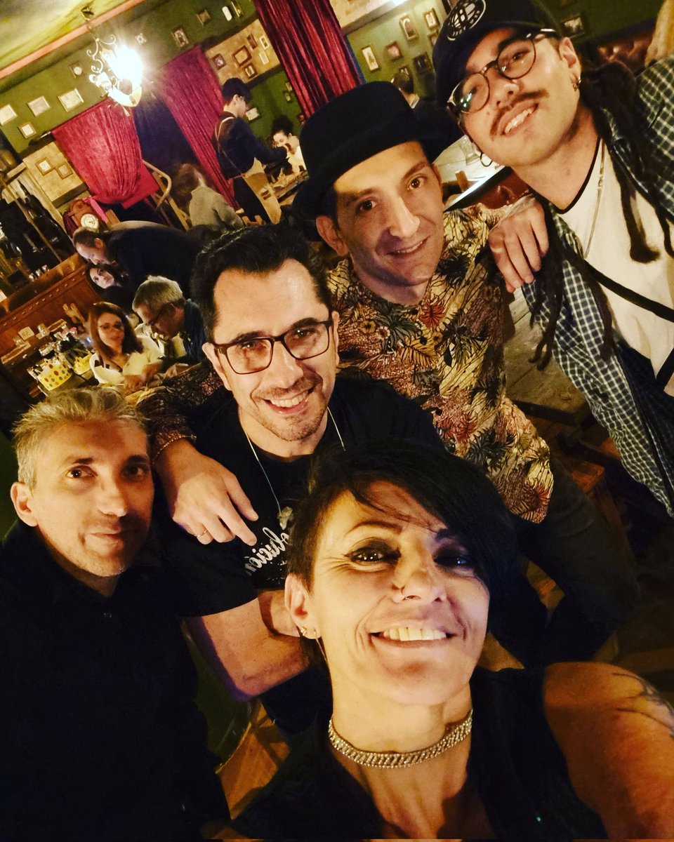 LaUkmar's tweet photo. Io e la mia #band post #live 
#energyband #missl #partyband #music #livemusic #anni70 #anni80 #anni90 #anni20 
Se dovete fare #festa chiamateci 
Vi faremo saltare, ballare e cantare https://t.co/D0wPNdbUht