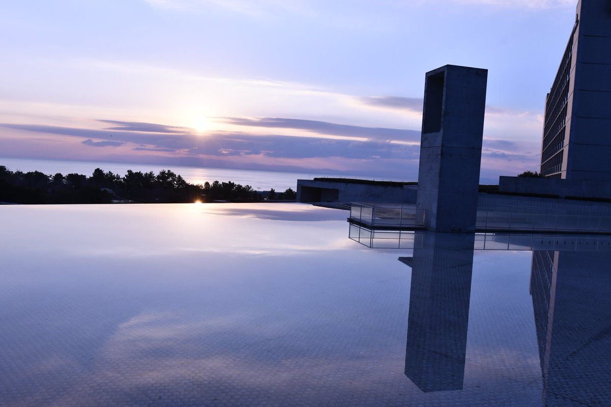 SE43005522's tweet photo. This year's dream rises
The difference between the first sunrise and the other sunrise
The difference is whether you have a dream or not
#AwajiYumebutai #AwajiIsland #TadaoAndo #AkashiKaikyo #OceanCorridor #MorningSun #Sunrise #FirstSunrise #OceanSurface #RiseoftheSun #Sunshine https://t.co/ZiLljWUGNJ