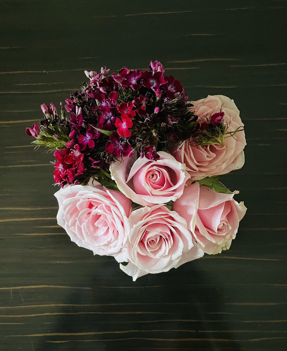 gsushma55's tweet image. नववर्ष की शुभकामनाएँ॥ महादेव कृपा हम सब पर यूहीं बनी रहे॥ फूलों सा जीवन हमारा यूहीं महकता खिलता रहे ॥ साथ बना रहे .. :)! बम भोले .. 

#Sush_Click!♥️