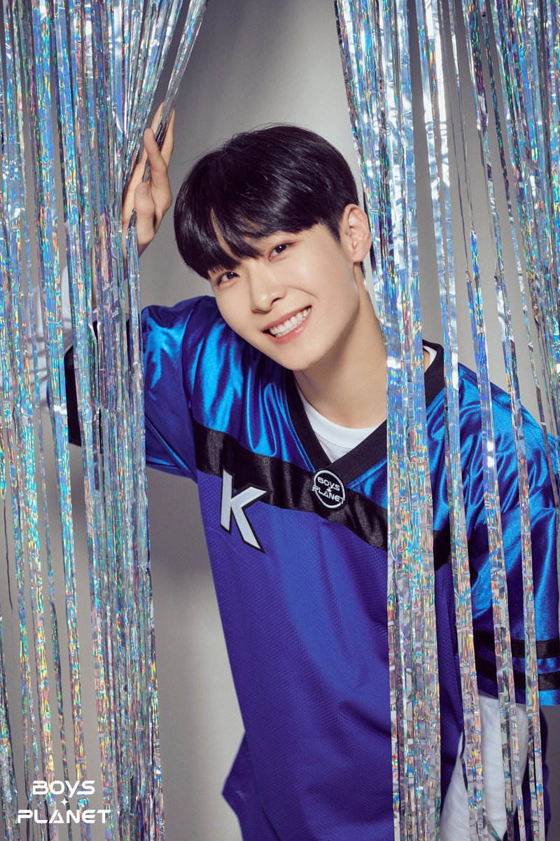 #오성민 #OHSUNGMIN I K그룹 째깍째깍⏰ 당신의 소년을 더 알아 볼 시간! ✨빛나는 소년✨들의 1분 자기소개 보러가기 ▶ http://youtube.com/@Mnet 소년들의...