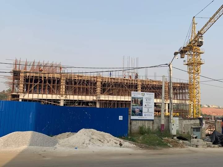 KassimDoumbia13's tweet photo. Côte d'Ivoire🇨🇮 : la construction du nouveau siège de Tridem Pharma Afrique Francophone.

Les travaux avancent très bien. Fin janvier, les trois étages seront finalisés et les finitions commenceront.

Livraison du bâtiment en mai 2023.
#CIV225 
#Médicaments 
#Tridem https://t.co/KZdGMbuPtH