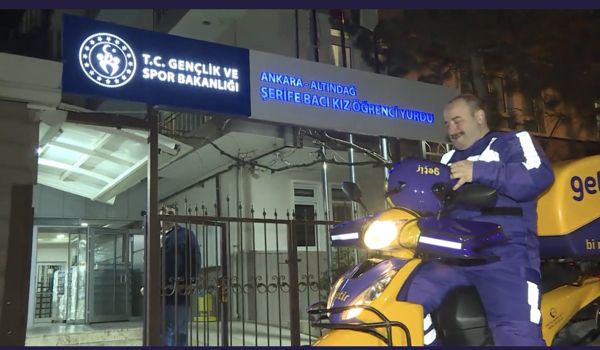 hasanakyoll06's tweet photo. 10/10 hareket 😊

Altındağ’mızda moto-kuryeler bile bi başka 😊

Bu akşam siparişler ücretsiz 😊

@varank https://t.co/OoymlBY0fu