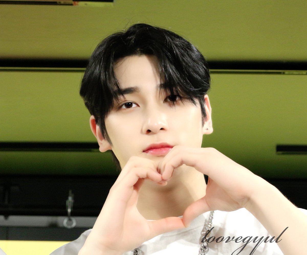 guguzives's tweet photo. © loovegyul https://t.co/7h7XQCNHaW