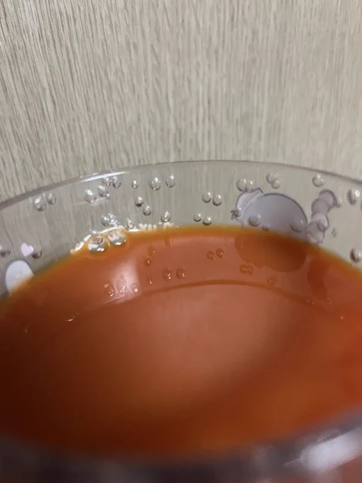 ロアちゃん今日も野菜飲みそしてトリュフ今日も昨日の続きロアちゃんたちおもちコラボの見た美味しそうなお餅の写真が出た時はもう涎が涎がだったよ皆が美味しそうに食べてるのは見ててニッコリものだったねそして辛さつよつよロアちゃんと3人が辛いの食べた時の反応は良かったね #ロアゲート 