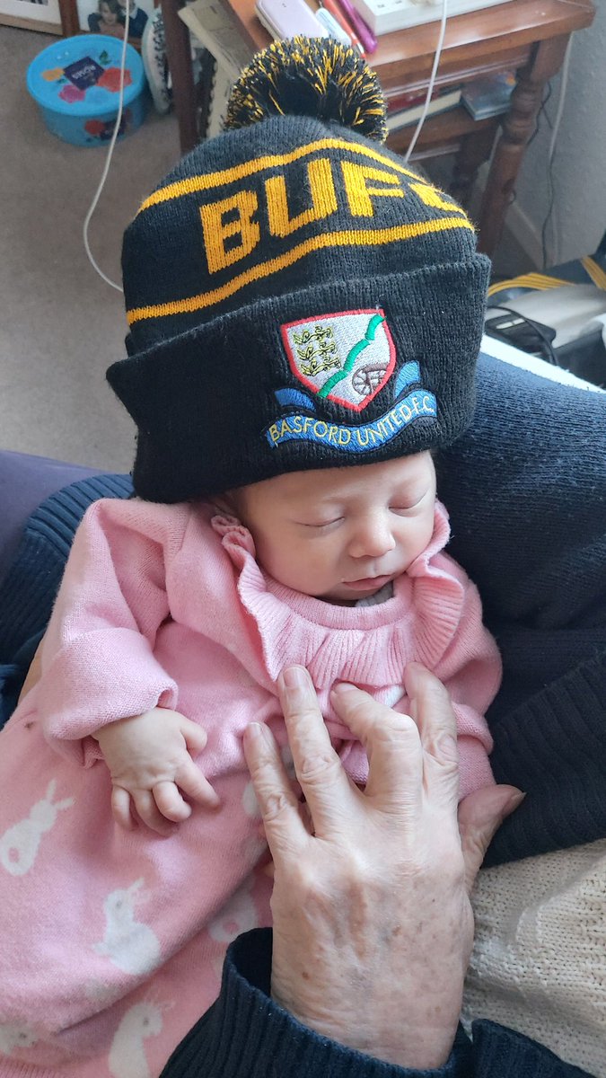 nuttytussock's tweet image. Nothing like getting them started early😀

Up the Ambers!!

@Basfordutdfc @basford_united @joyhill66 @adamhill378 

#basfordunitedfc #youngsupporters #startthemearly