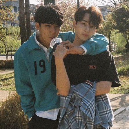 thembocollector's tweet photo. new fic alert💥

gyuhan
rated T
"network love"

"When was the last time you wrote for fun?" Minghao presses.

Mingyu is definitely visibly sweating, now. 

https://t.co/nvNBDviMH3 https://t.co/tEwuJQuTzt