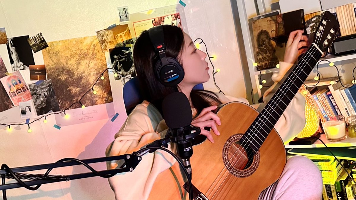 budy_official's tweet photo. 자장가 처럼 잔잔하게 :)
‘신비로운 문 acoustic ver.'
새해 선물 같은 곡이 되었으면 합니다 🌙💛
-
https://t.co/dUS4n1GrAr
-
"Mysterious door Acoustic version" with an acoustic sensibility like a lullaby.
I hope it's a song like a New Year's gift for 2023 🌙💛
#HappyNewYear2023 https://t.co/An1uJa1bsb
