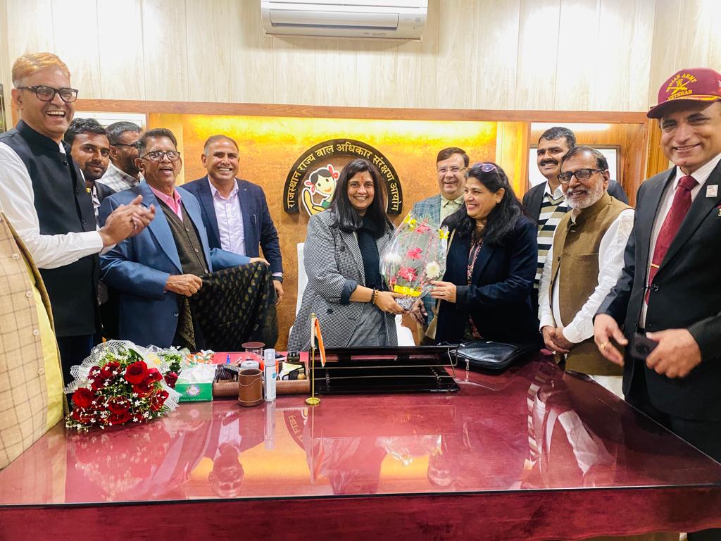 rscpcr's tweet image. बाल आयोग अध्यक्ष संगीता बेनीवाल का जयपुर दौरा...
 नववर्ष की शुभकामनाएँ देने पहुँचे प्रदेशवासी... 
आयोग के अधिकारियों-कर्मचारियों ने भी की मुलाक़ात..
 श्रीमती बेनीवाल ने सभी को दी नववर्ष की मंगलकामनाएँ..
@RajCMO
@SangeetaBeniwa3 
@shiv_naga 
@AkhilNSJaipur