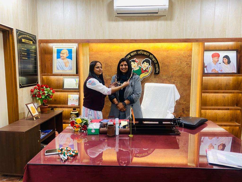 rscpcr's tweet image. बाल आयोग अध्यक्ष संगीता बेनीवाल का जयपुर दौरा...
 नववर्ष की शुभकामनाएँ देने पहुँचे प्रदेशवासी... 
आयोग के अधिकारियों-कर्मचारियों ने भी की मुलाक़ात..
 श्रीमती बेनीवाल ने सभी को दी नववर्ष की मंगलकामनाएँ..
@RajCMO
@SangeetaBeniwa3 
@shiv_naga 
@AkhilNSJaipur