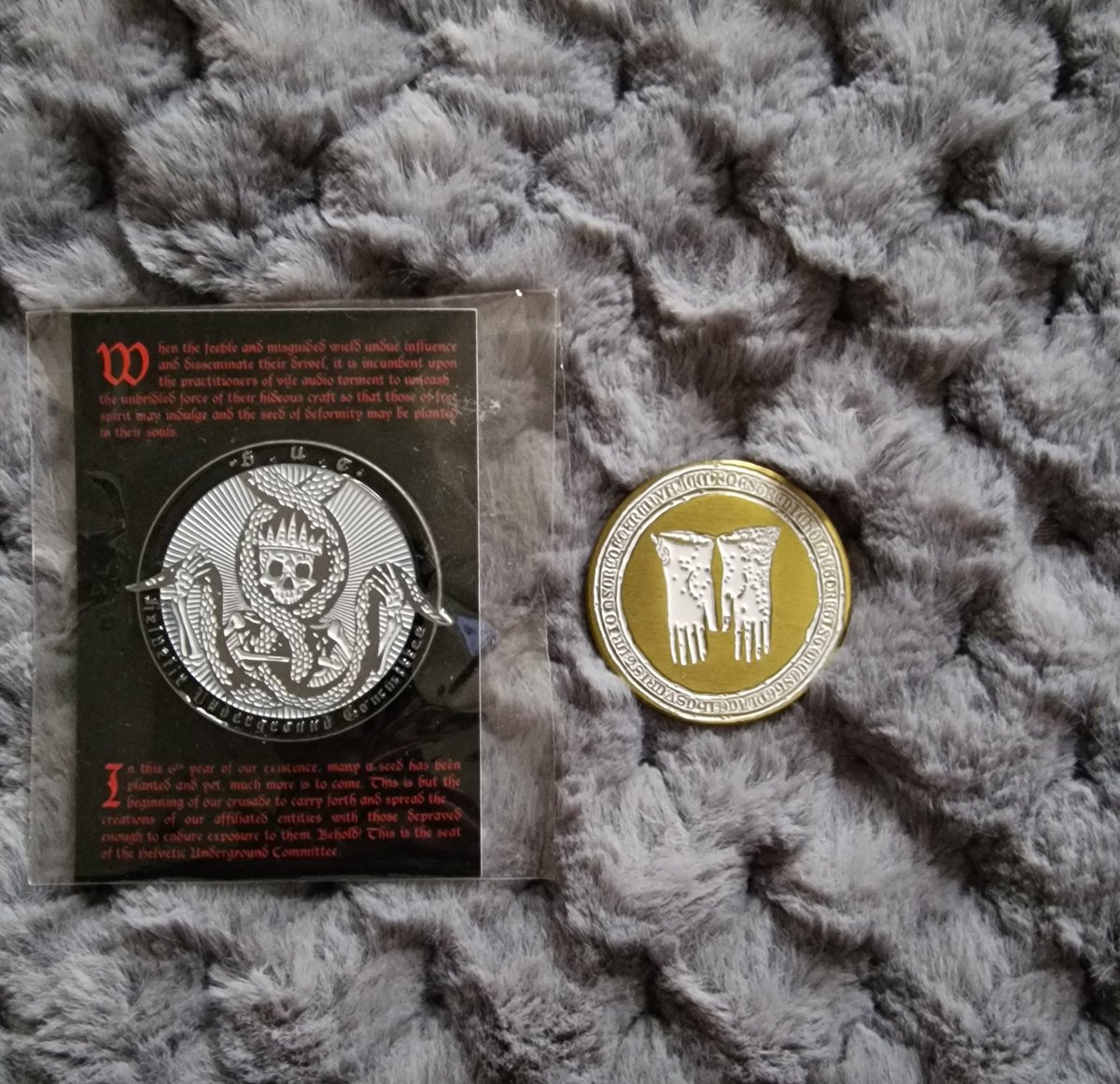 LordOfTheShado8's tweet photo. #BlackMetalMailBoxMonday comes in the form of a split 7" with #Nidernes & #VoidPrayer #TheMajestyOfOnlyItsName #AnOdetoDionysos complete with a #ReposeRecords Pin & #RevenantMarquis Pin. Awesome little score and cheap too. https://t.co/EbDcBLFcKa